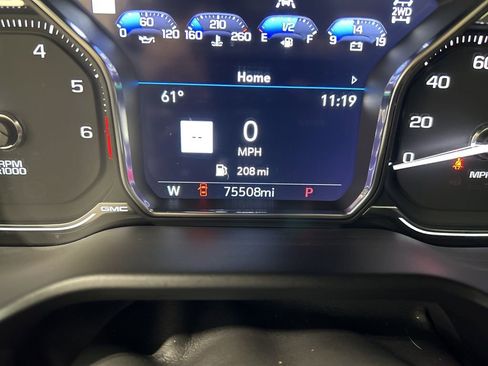 Used 2021 GMC Yukon Denali w/ Denali Premium Package image 19