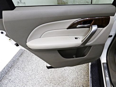 Used 2011 Acura MDX w/ Technology & Entertainment image 9