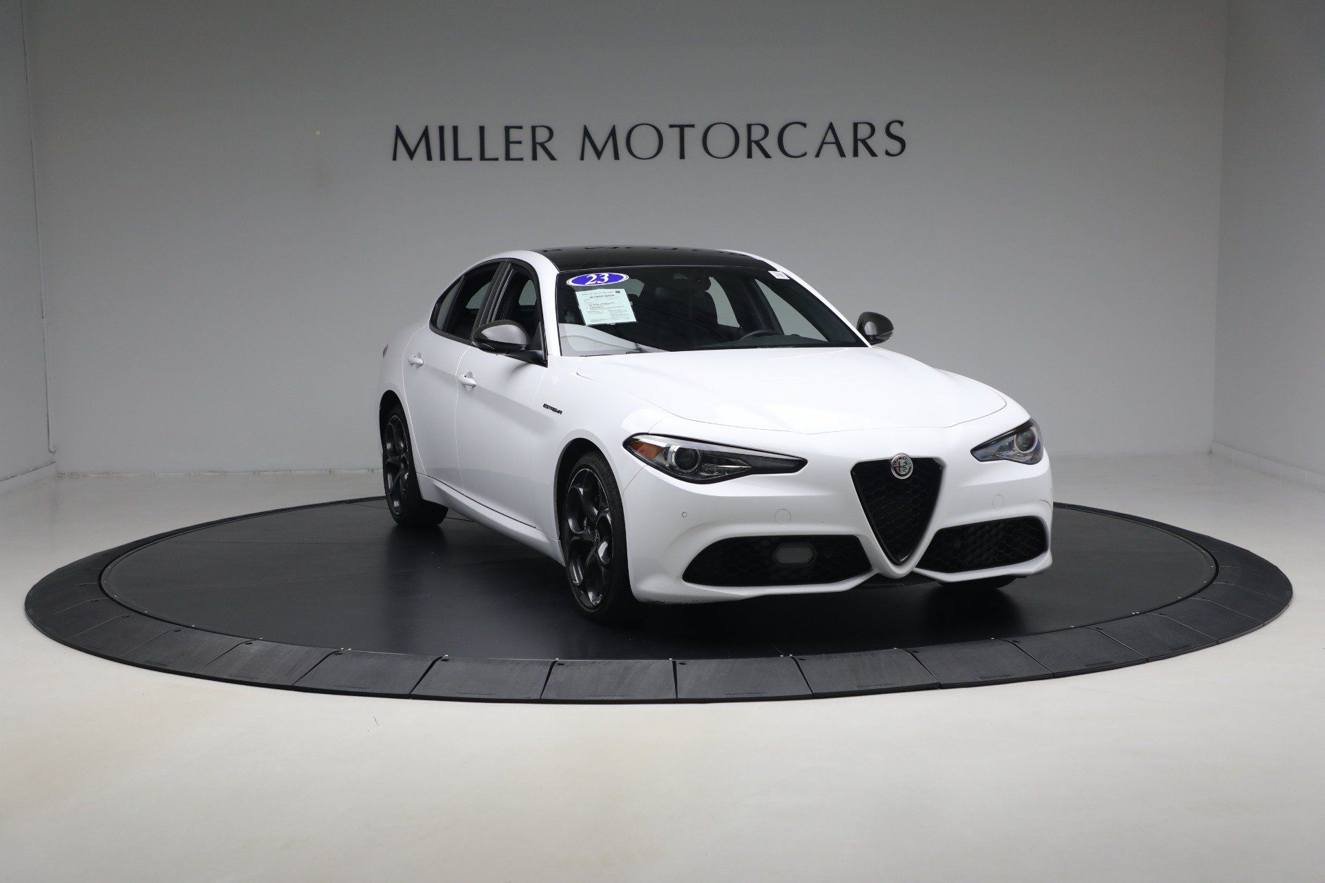Used 2023 Alfa Romeo Giulia Estrema AWD/4WD image 11