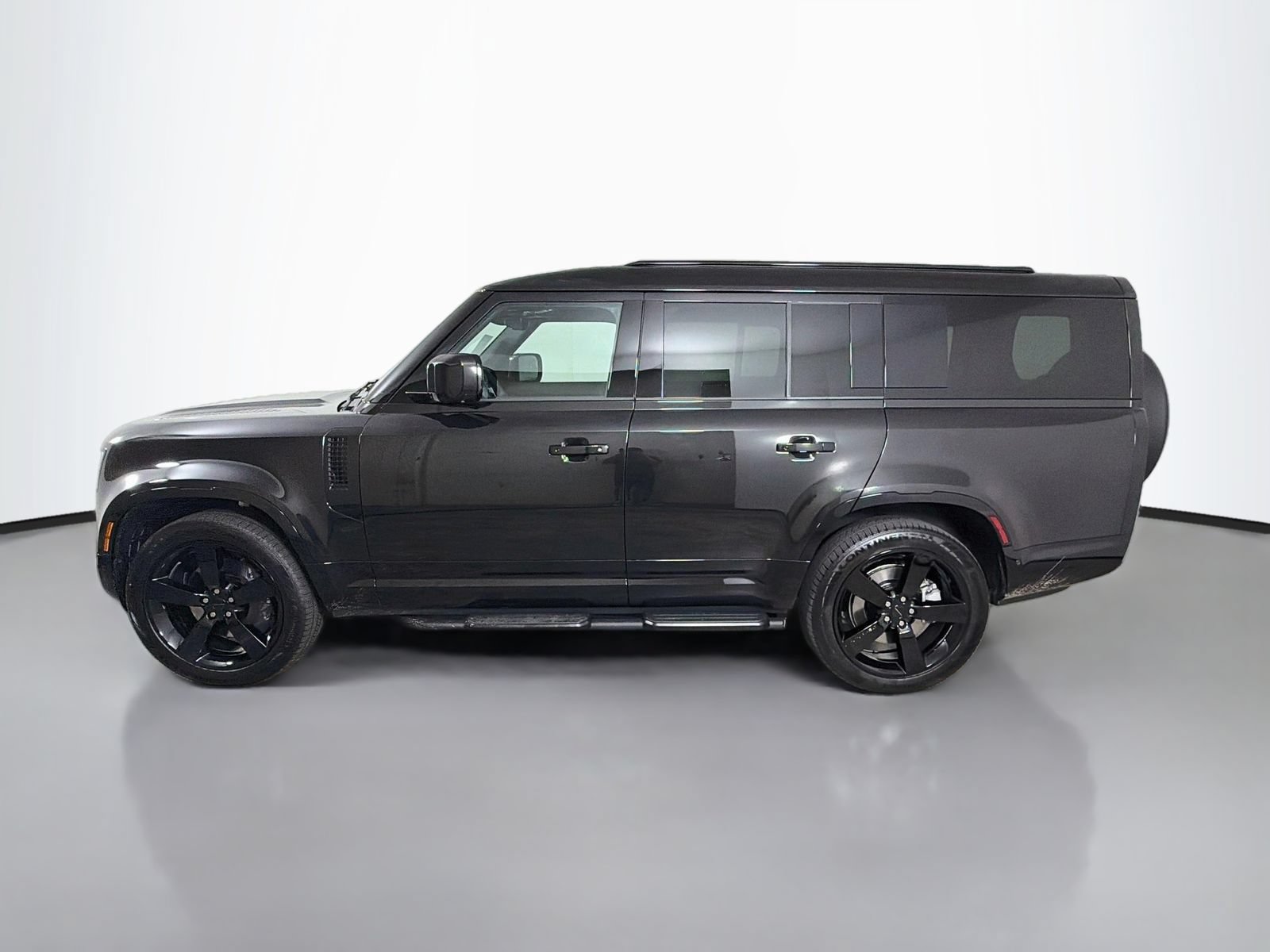 New 2026 Land Rover Defender 130 X-Dynamic SE AWD/4WD image 2