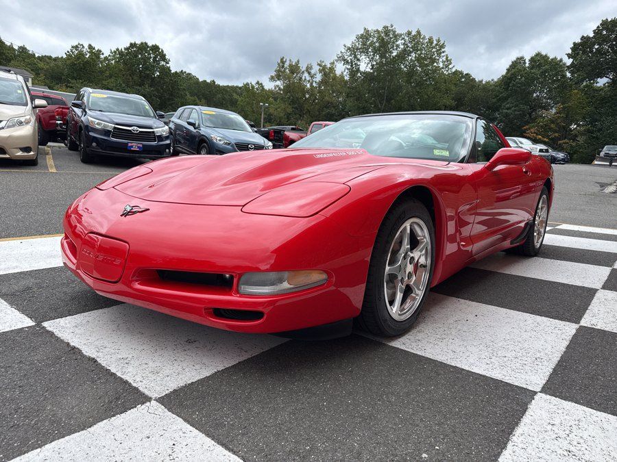 Used 2000 Chevrolet Corvette Coupe w/ Performance Handling Pkg RWD image 6
