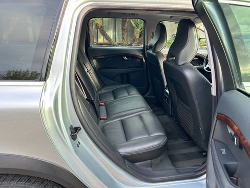 Used 2013 Volvo XC70 3.2 image 37