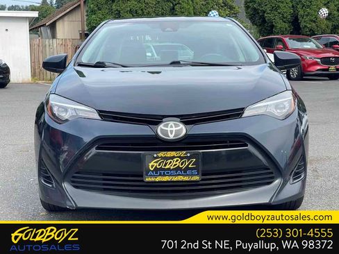 Used 2017 Toyota Corolla LE w/ Carpet Mat Package (TMS) FWD image 9