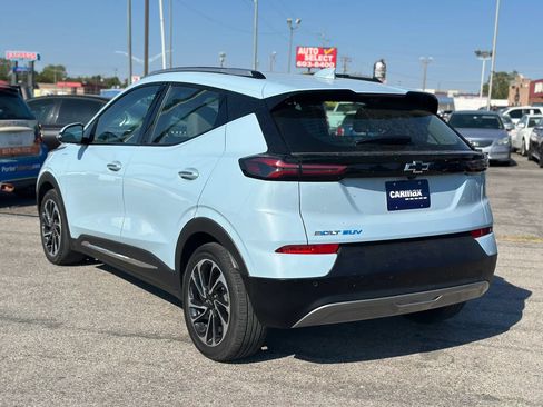 Used 2022 Chevrolet Bolt EUV Premier w/ Sun & Sound Package FWD image 8
