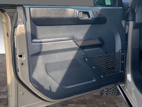 Used 2025 Ford Bronco Badlands image 12