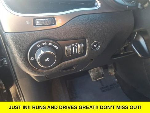 Used 2019 Jeep Cherokee Overland w/ Technology Group image 15