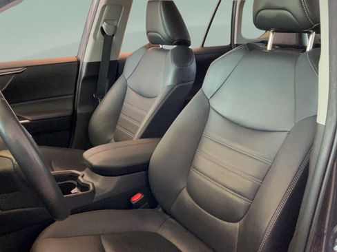 Certified 2021 Toyota RAV4 XLE Premium AWD/4WD image 25