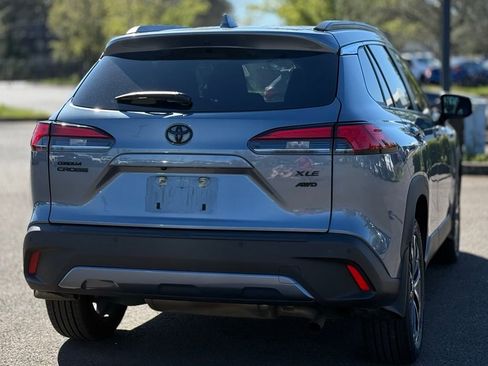 Used 2024 Toyota Corolla Cross XLE w/ Convenience Package image 5