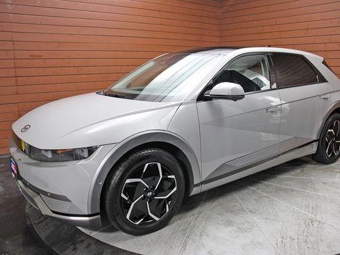 Used 2023 Hyundai Ioniq 5 Limited image 11