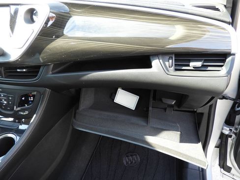 Used 2019 Buick Envision Essence FWD image 38
