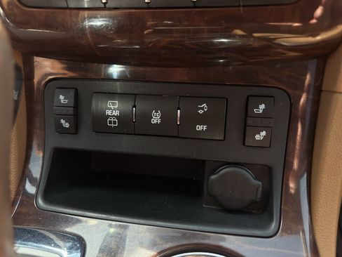 Used 2013 Buick Enclave Leather AWD/4WD image 21