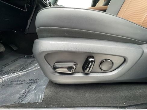 Used 2025 Lexus GX 550 w/ Accessory Package (2T) image 21