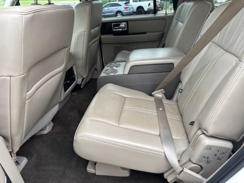 Used 2017 Lincoln Navigator Select AWD/4WD image 14
