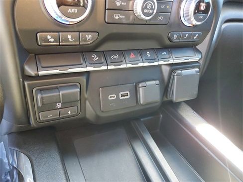 Used 2021 GMC Sierra 1500 AT4 w/ AT4 Preferred Package image 22