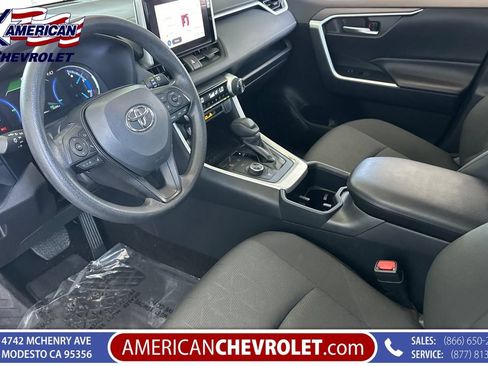 Used 2025 Toyota RAV4 XLE AWD/4WD image 10