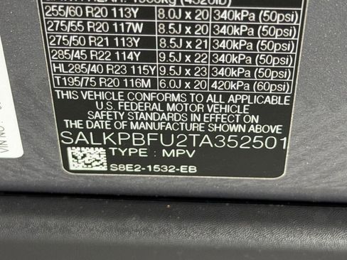 New 2026 Land Rover Range Rover Long Wheelbase SE AWD/4WD image 20