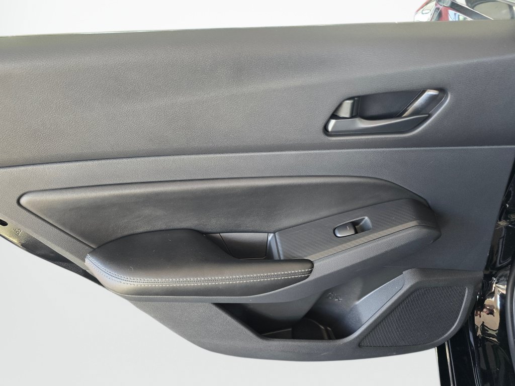Used 2025 Nissan Altima 2.5 SV FWD image 34