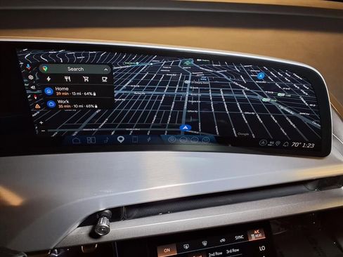 Used 2026 Cadillac Vistiq Sport image 4