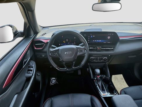Used 2025 Chevrolet TrailBlazer RS w/ Convenience Package FWD image 21