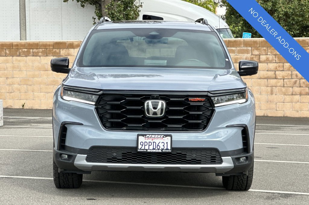 Certified 2025 Honda Pilot TrailSport image 9
