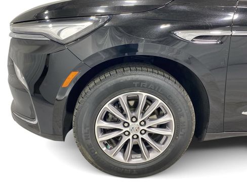 Used 2024 Buick Enclave Premium FWD image 18