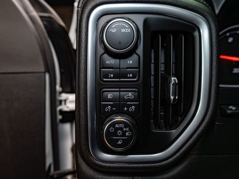 Used 2020 Chevrolet Silverado 2500 LTZ w/ LTZ Premium Package image 16