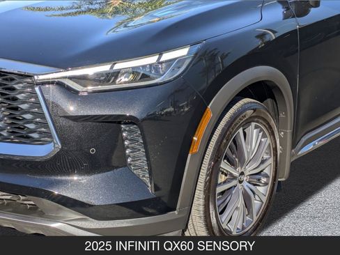 Used 2025 INFINITI QX60 Sensory w/ Vision Package image 10