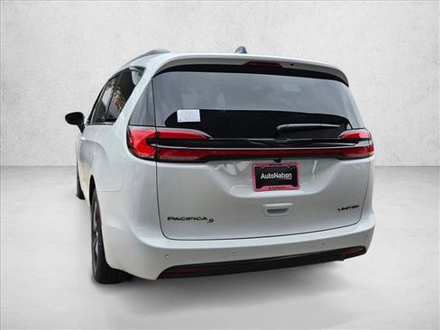 New 2026 Chrysler Pacifica Limited w/ S Appearance Package image 9