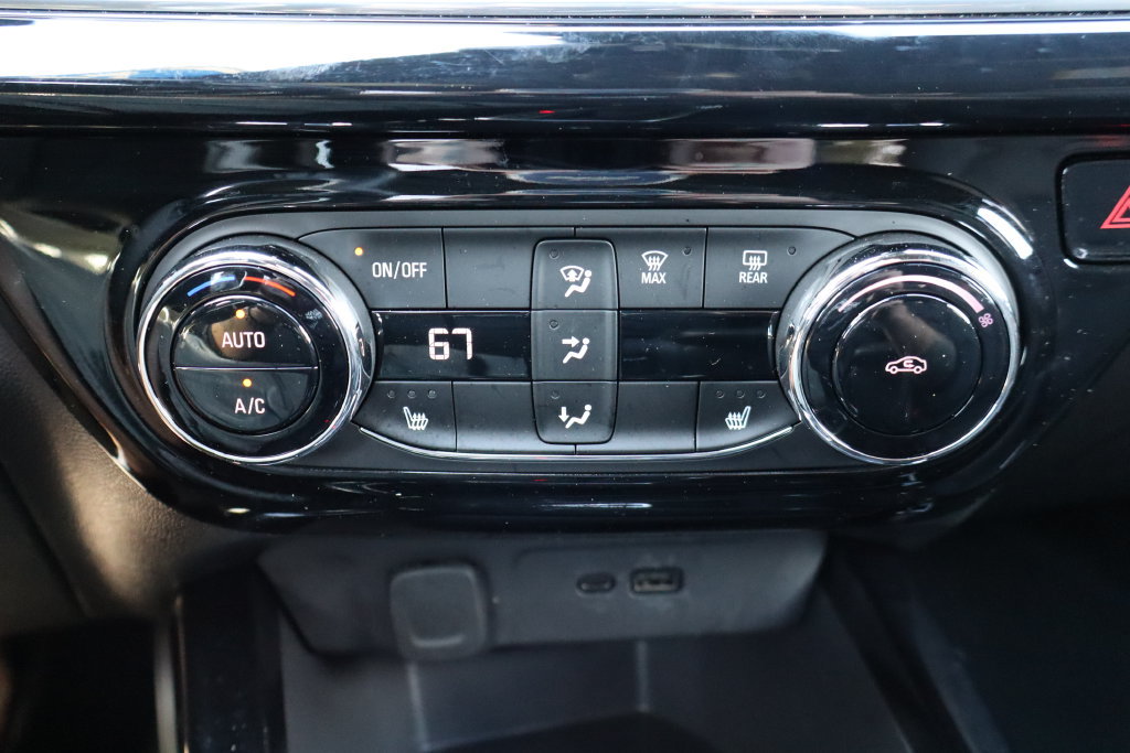 Used 2024 Chevrolet Trax RS w/ Driver Confidence Package FWD image 11