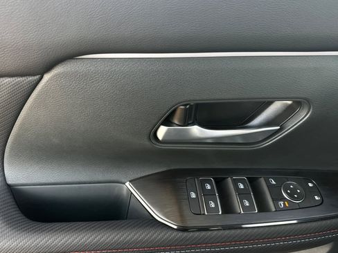 New 2026 Nissan Kicks SR image 13