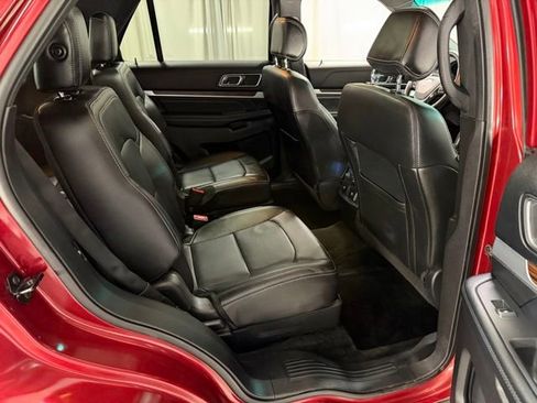 Used 2017 Ford Explorer Limited w/ Equipment Group 301A AWD/4WD image 7