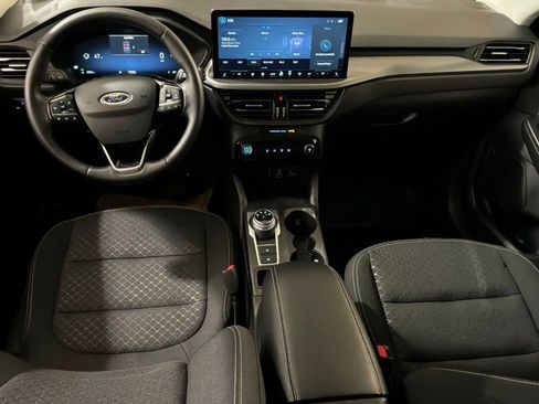 Used 2025 Ford Escape Active w/ Active Premium Tech Pack AWD/4WD image 8