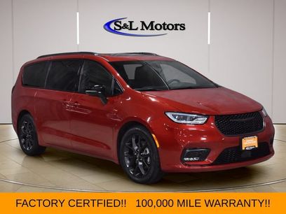 Certified 2025 Chrysler Pacifica Limited