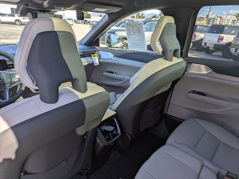 Used 2025 Volvo EX90 Ultra image 23