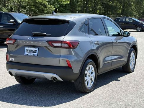 Used 2025 Ford Escape Active AWD/4WD image 2