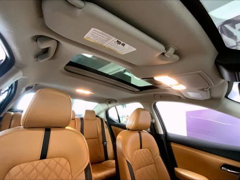 Used 2021 Nissan Sentra SV w/ SV Premium Package image 29