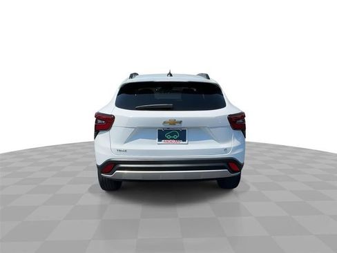 Certified 2024 Chevrolet Trax LT w/ Driver Confidence Package FWD image 7