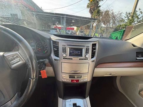 Used 2013 Subaru Outback 2.5i Limited w/ Moonroof Pkg image 5