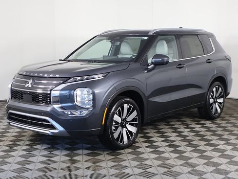 New 2025 Mitsubishi Outlander SEL image 12