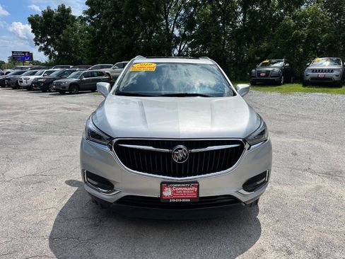 Used 2019 Buick Enclave Essence image 2