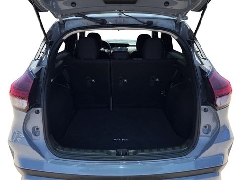 Used 2024 Nissan Kicks SR w/ Exterior Package FWD image 19