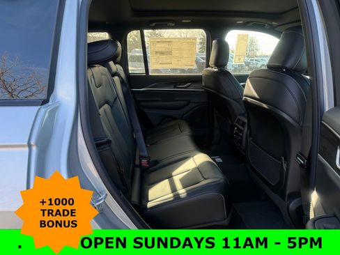 New 2025 Jeep Grand Cherokee Limited image 13