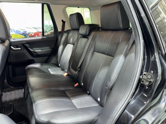 Used 2015 Land Rover LR2 AWD/4WD image 9