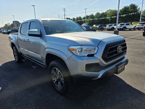 Used 2023 Toyota Tacoma SR AWD/4WD image 7