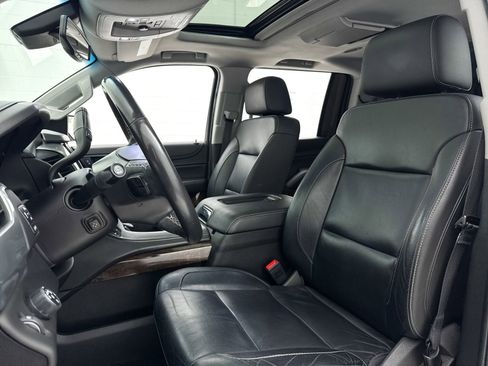 Used 2018 Chevrolet Suburban LT image 17