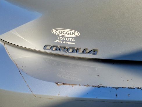 Used 2021 Toyota Corolla XSE image 23