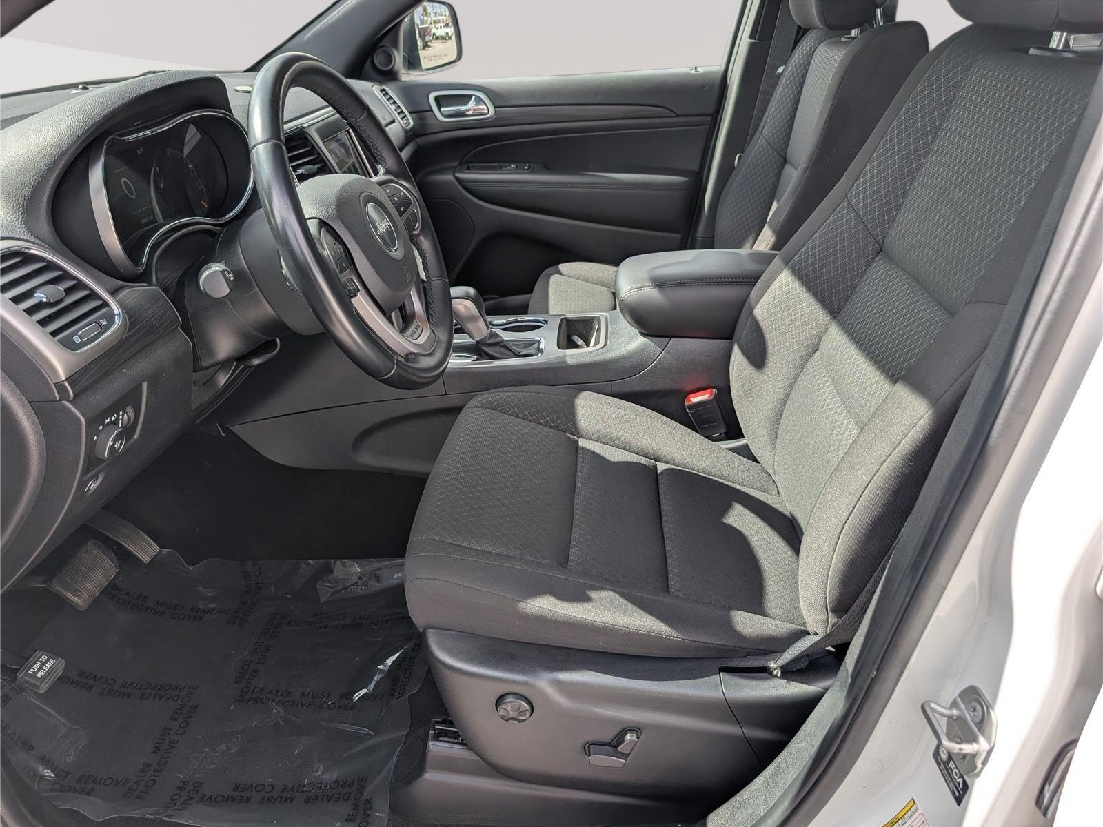 Used 2021 Jeep Grand Cherokee Laredo AWD/4WD image 15