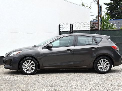 Used 2013 MAZDA MAZDA3 i Touring w/ Preferred Equipment Pkg FWD image 8