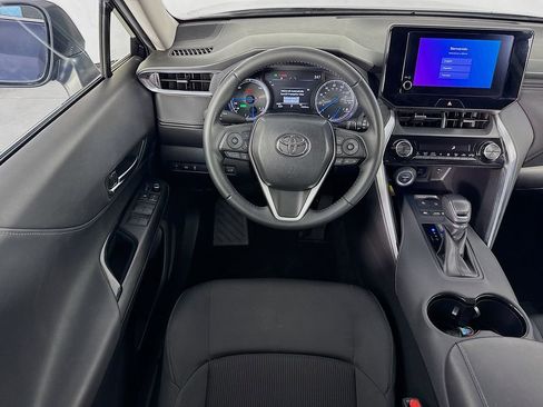 Used 2023 Toyota Venza LE image 23