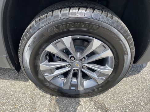 New 2025 Chevrolet Equinox LT image 30